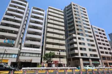 キャッスルマンション青葉台の外観（南西側から）