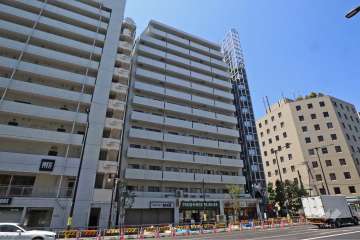 日神プラザ中目黒の外観(東側から)