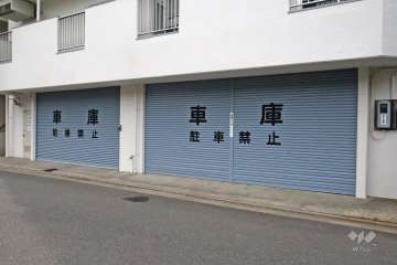 駐車場の出入り口