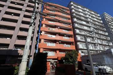 オリエンタル東山の外観（南西側から）