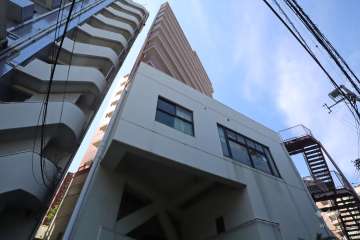 ライオンズマンション花壇代官山の外観（南東側から）