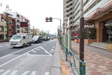 敷地北側の前面道路