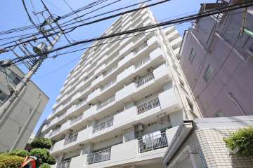パラスト目黒3丁目の外観（南西側から）
