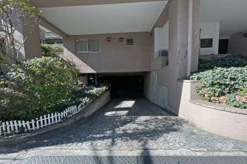 敷地内駐車場（屋外平面式）の出入り口