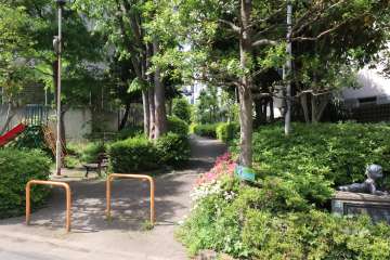 敷地北東側の通路（南東側から）