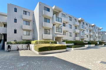 上目黒小川坂ハイツの外観（南東側から）