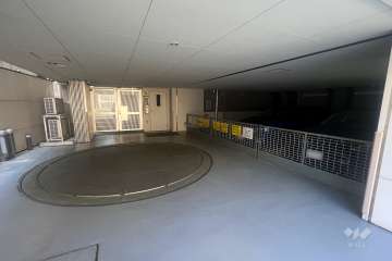 敷地内駐車場（屋内機械式）
