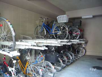屋内にある駐輪場