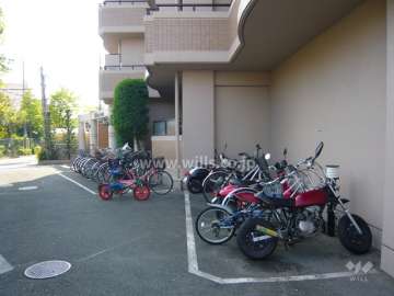 屋内にある駐輪場