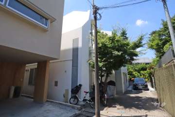 グレインズ下目黒の外観（北東側から）