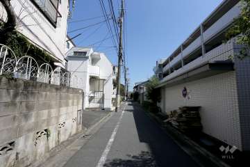 敷地北側の前面道路　