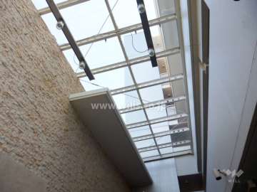 エントランスホールのガラス天井