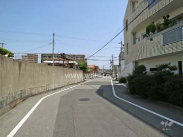 敷地北西側の前面道路