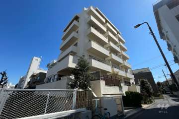 東山スカイマンション(目黒区)の外観（西側から）