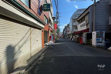 敷地南側の前面道路