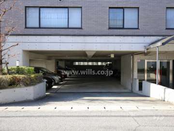 駐車場の出入り口