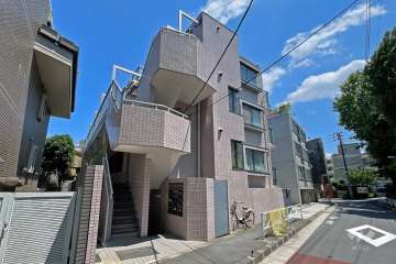 スターハイツ駒場東大前の外観（北西側から）