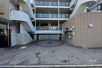 敷地内駐車場（屋内機械式）