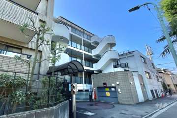 サニークレスト上目黒壱番館の外観（北東側から）