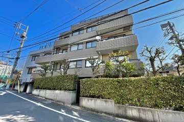 サニークレスト上目黒壱番館の外観（南西側から）