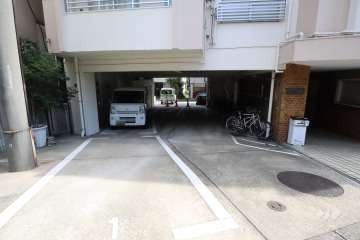 敷地内駐車場（屋外平面式・屋内平面式）