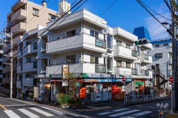 エスカイア都立大の外観（南西側から）
