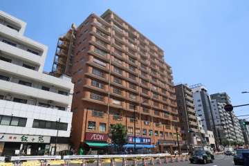 ライオンズマンション中目黒の外観(西側から)　