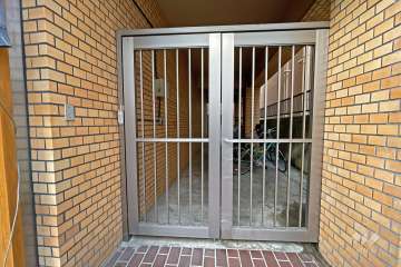 屋内に設けられた駐輪場（オートロック付き）