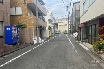 敷地北側の前面道路