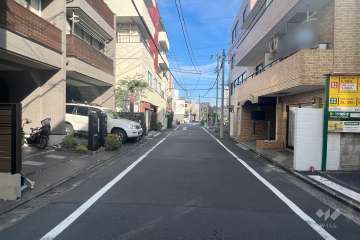 敷地北側の前面道路