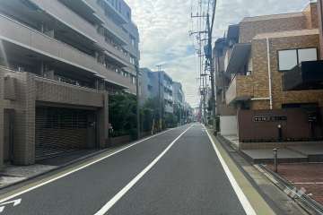 敷地東側の前面道路