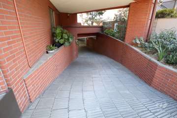 駐車場の出入り口