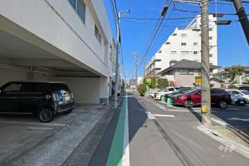 敷地北側の前面道路