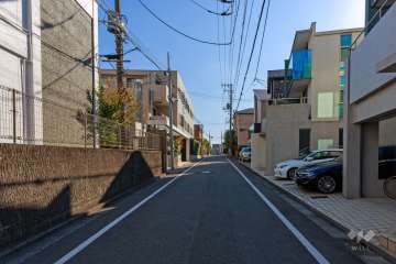 敷地南西側の前面道路