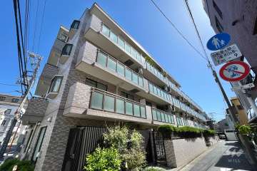 ドム学芸大の外観（南西側から）