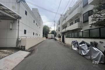 敷地南東側の前面道路