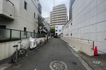 敷地北東側の前面道路