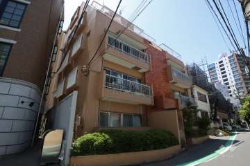 ライオンズマンション目黒第2の外観(北東側から)