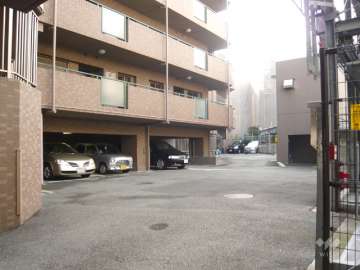 敷地内駐車場（屋内平面式）