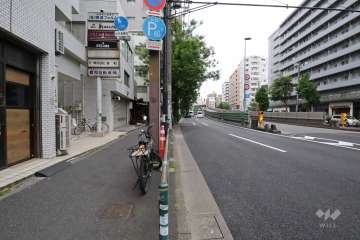 敷地北東側の前面道路