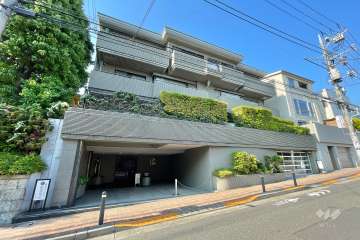 ロワヴェール平町の外観（南西側から）