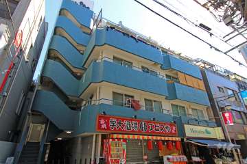 セザール学芸大学の外観（北西側から）