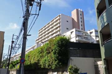 目黒台マンションＡ棟の外観(南西側から)