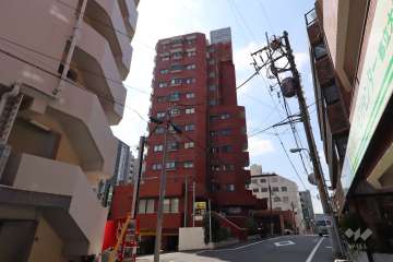 モナークマンション都立大の外観(北側から)