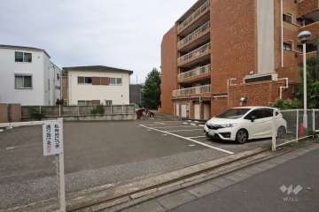 敷地内駐車場(屋外平面式）