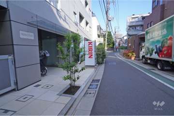 敷地南側の前面道路