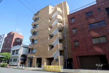 ライオンズマンション駒場の外観(北西側から)