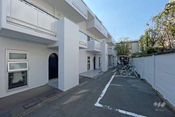 敷地内駐車場（屋外平面式）、駐輪場