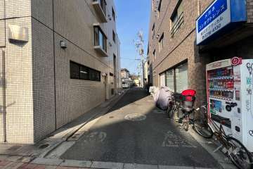 敷地南東側の前面道路