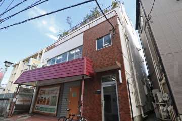 近富ハイツの外観（北西側から）